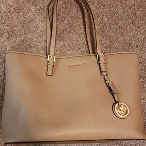 MK- Michael Kors Bag